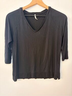 Marfinno Women’s Black 3/4 Length Sleeve Black V Neck Top, Size PP (XXS)